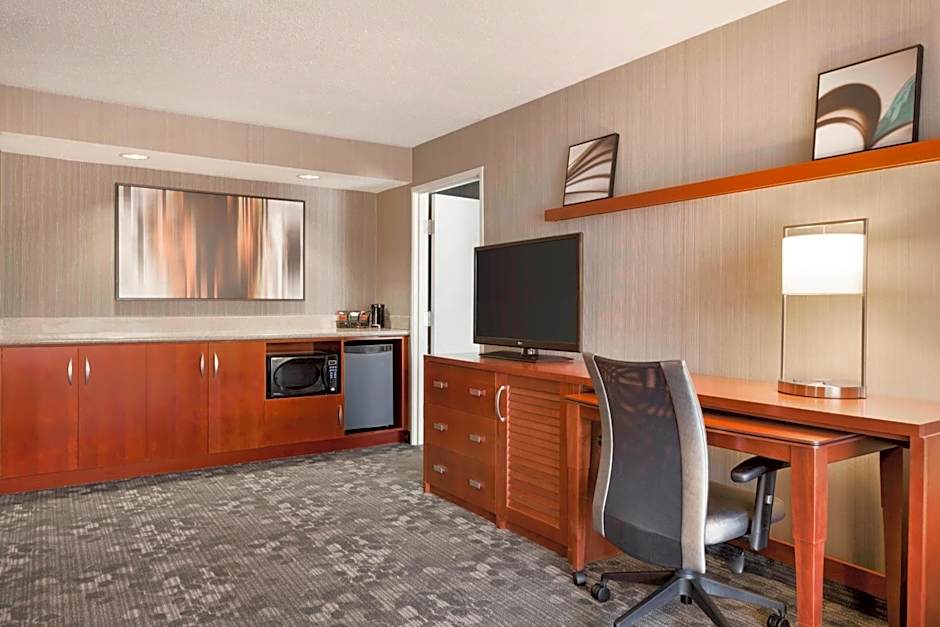 Courtyard by Marriott Bloomington Normal