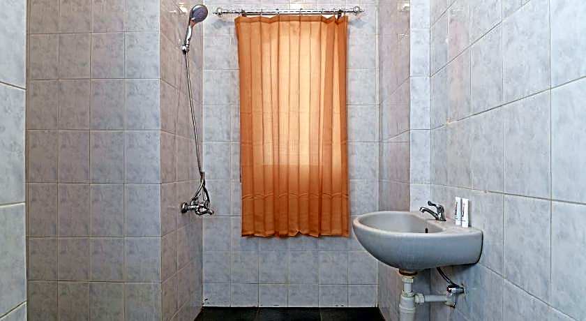 RedDoorz @ Jalan Gatot Subroto Denpasar