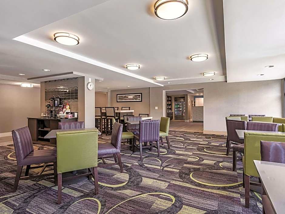 La Quinta Inn & Suites by Wyndham Salem