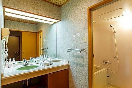 Japanese-Style Superior Room (5 adults)