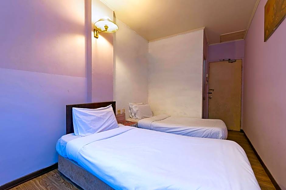 OYO 89625 Bilton Inn