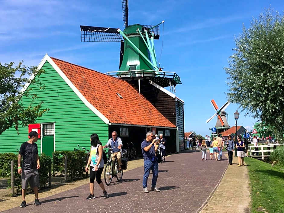 Stay overnight at Windmill Village Zaanse Schans - Amsterdam