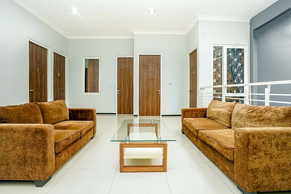 RedDoorz near Surabaya Zoo