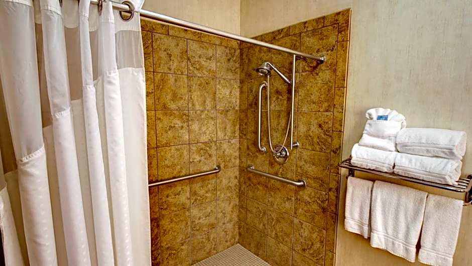 Holiday Inn Express & Suites Sioux Center By IHG