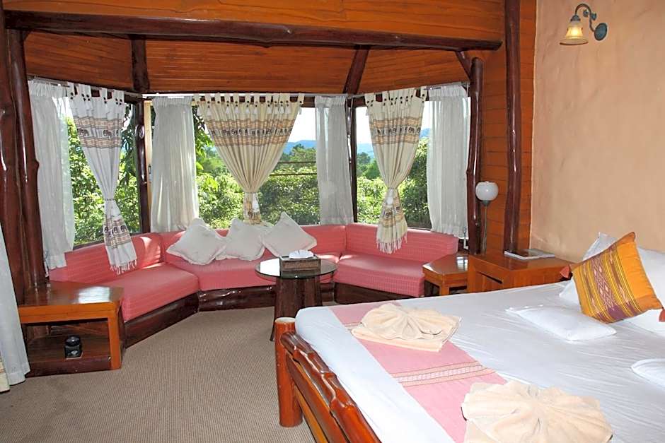Photo 1 of 5 of Deluxe 1 King Bed
