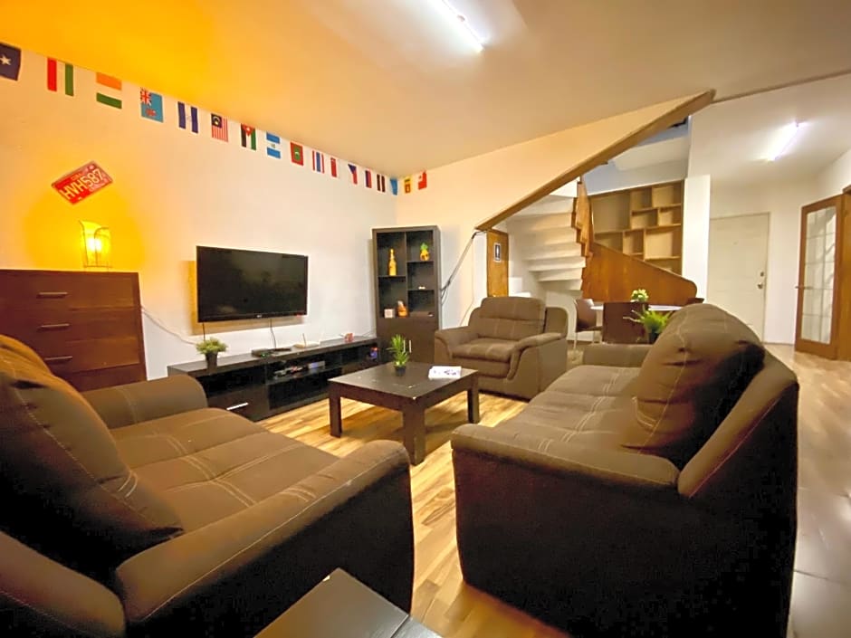 Roomies Hostel Condesa