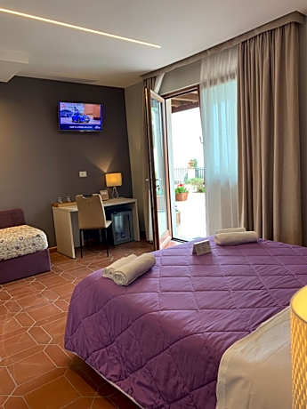 Deluxe Twin Room with Sea View