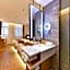 James Joyce Coffetel Shijiazhuang the Mixc Jinyuan Tower Airport Bus