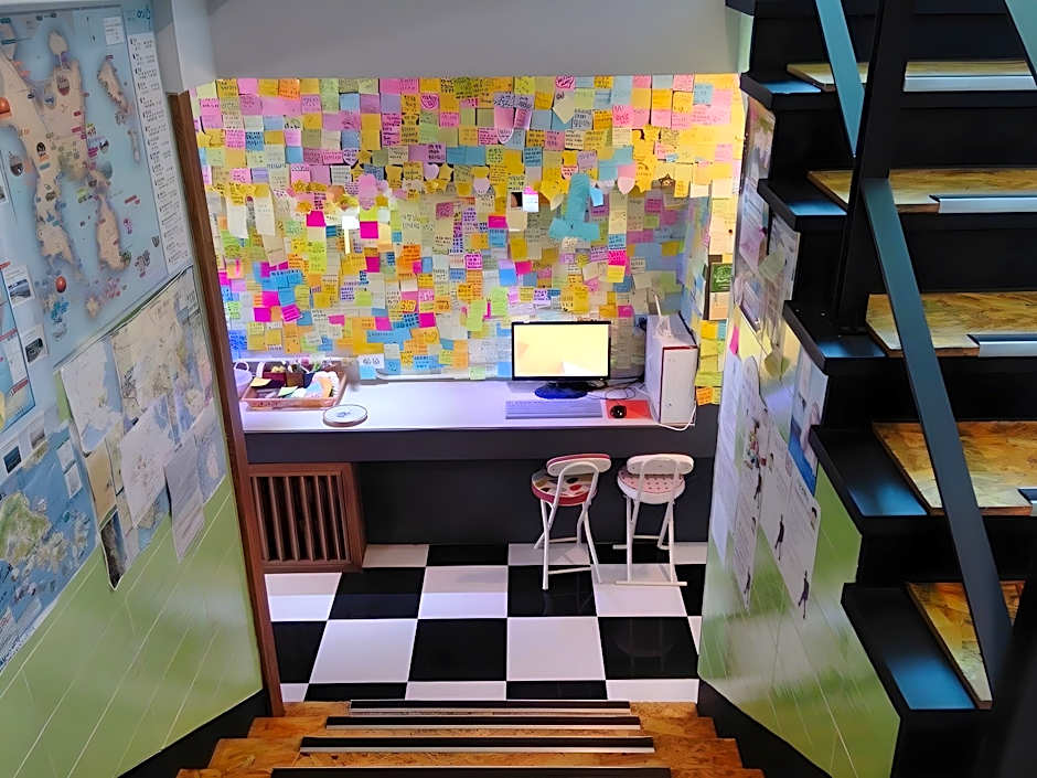 Backpackers In Yeosu