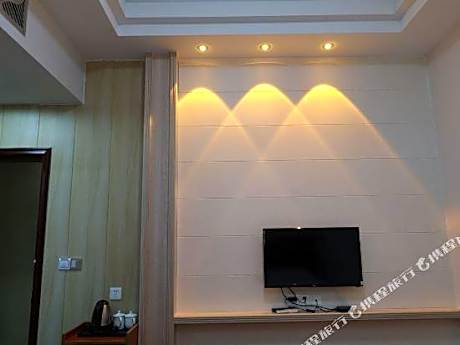 Sanhe Holiday Inn