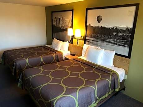 Deluxe Queen Room with Two Queen Beds -Disability Access - Non-Smoking