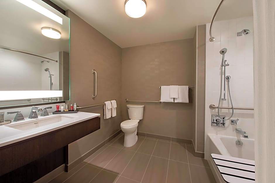 Buffalo Marriott at LECOM HARBORCENTER