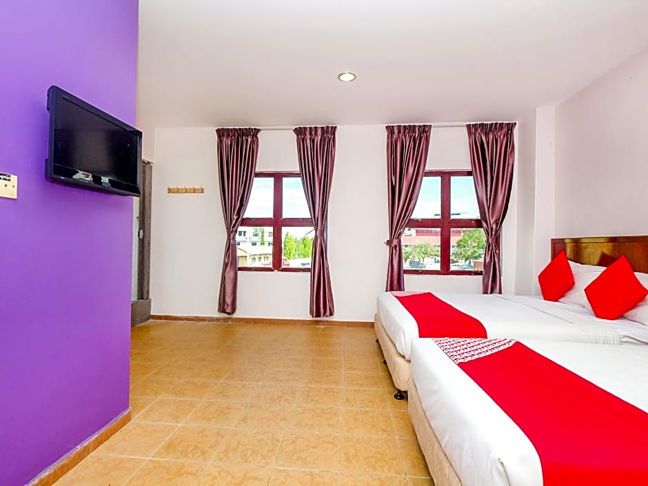 OYO 984 Kings Hotel