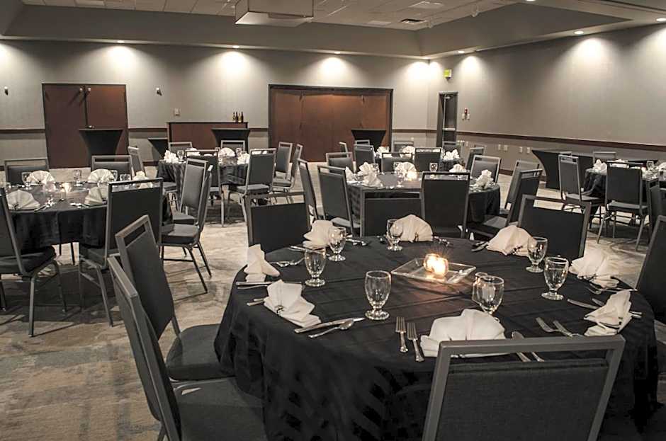Holiday Inn Fargo By IHG