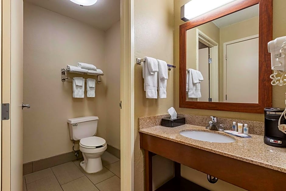 Comfort Inn And Suites Waterloo