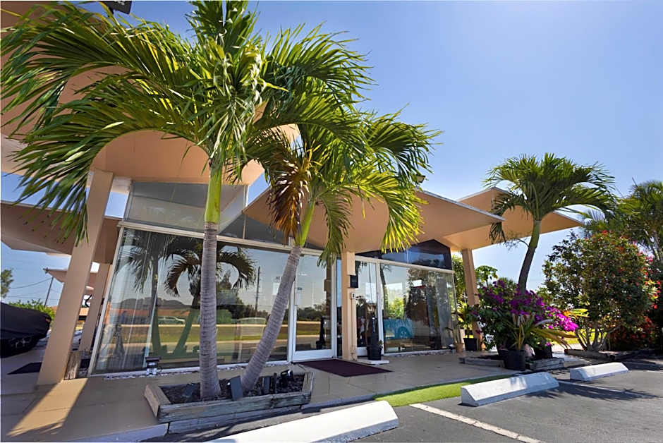 Warm Mineral Springs Motel