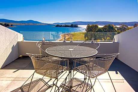 Horizons Lake Jindabyne