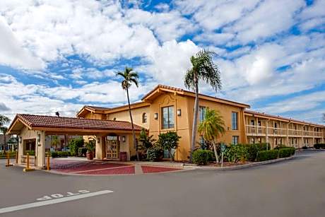 Baymont by Wyndham Fort Myers Central