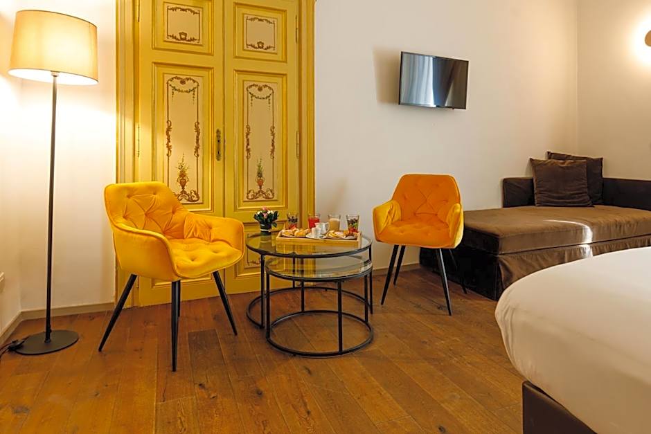 Piazza Farnese Luxury Suites