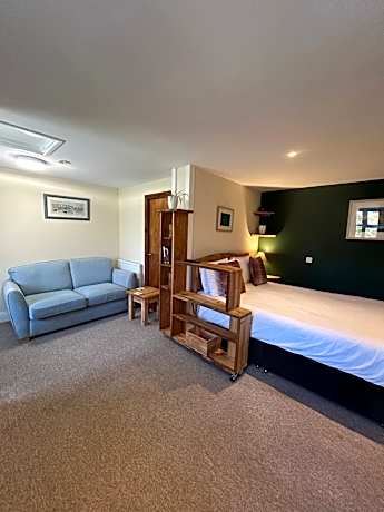 Studio with Garden View