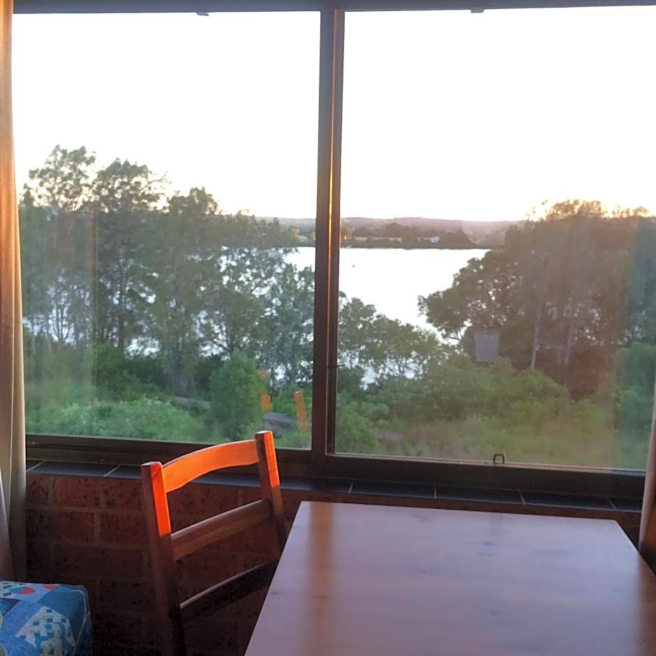Riverview Motor Inn