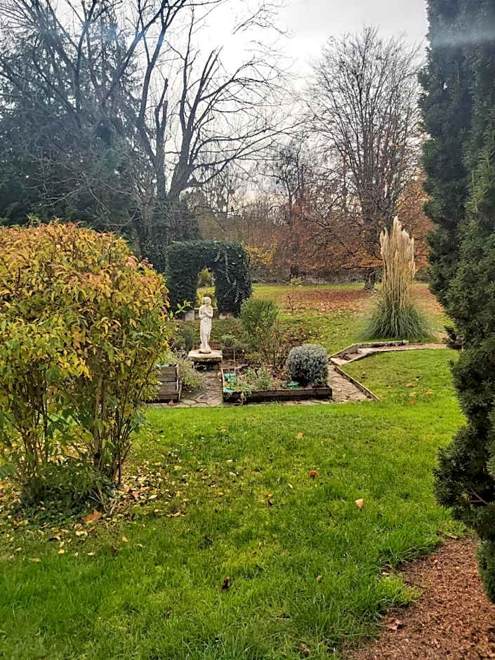 Chambre d'hôtes SOPHORA - Les Clés des Lys