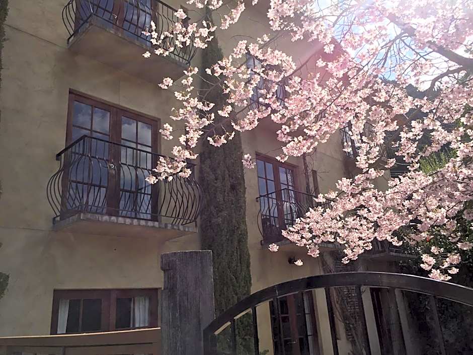 Browns Boutique Hotel