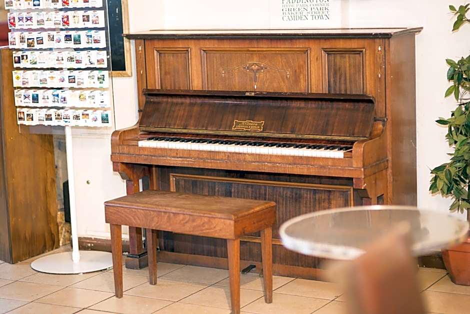 Kensal Green Backpackers