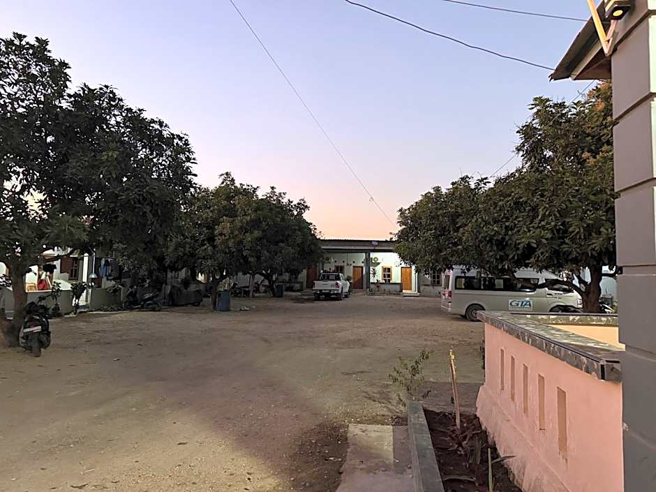 Sumbawa Maluk Homestay Kost tika