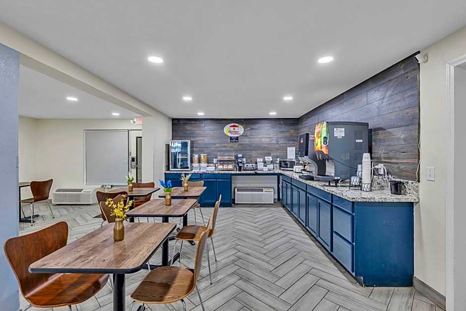 Super 8 by Wyndham Morganton