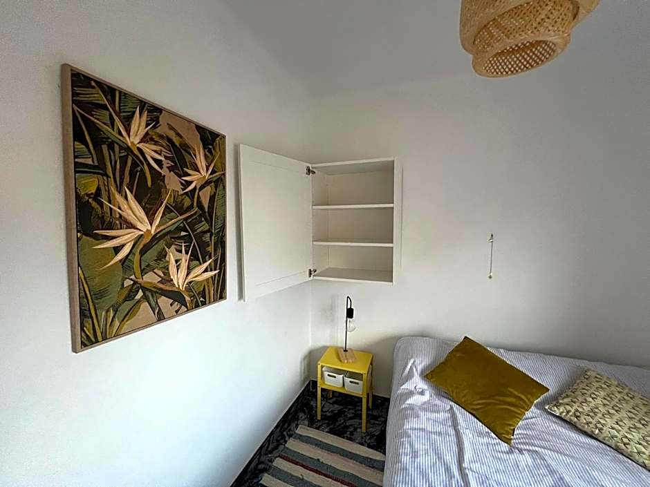 Private Double Room in a Shared Penthouse with Patios
