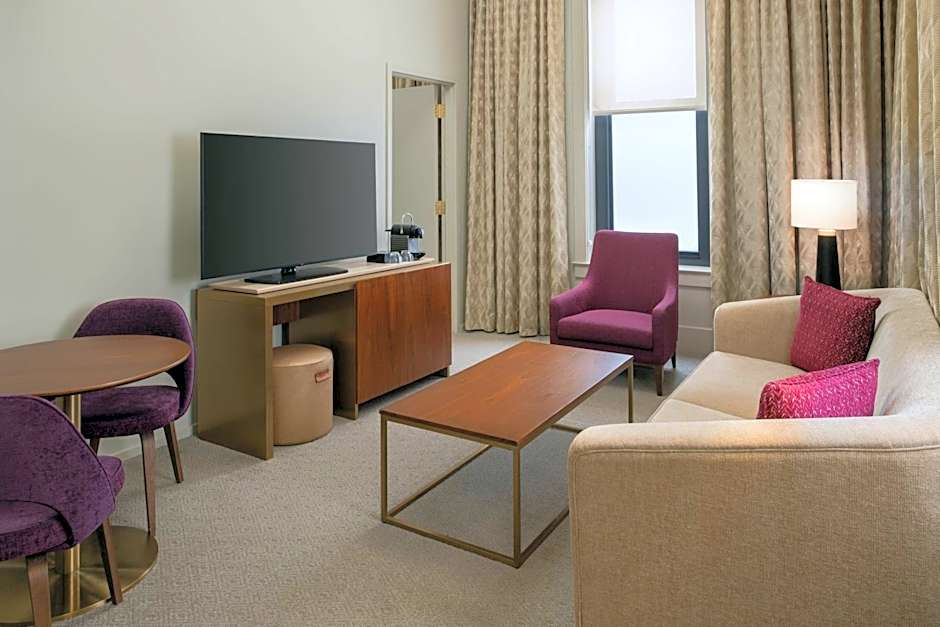 Hotel Savoy Kansas City, Tapestry Collection by Hilton