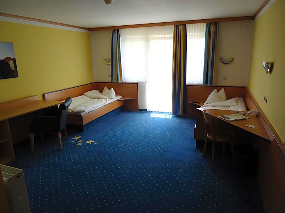 Photo 1 of 8 of 1 Double Bed or 2 Beds