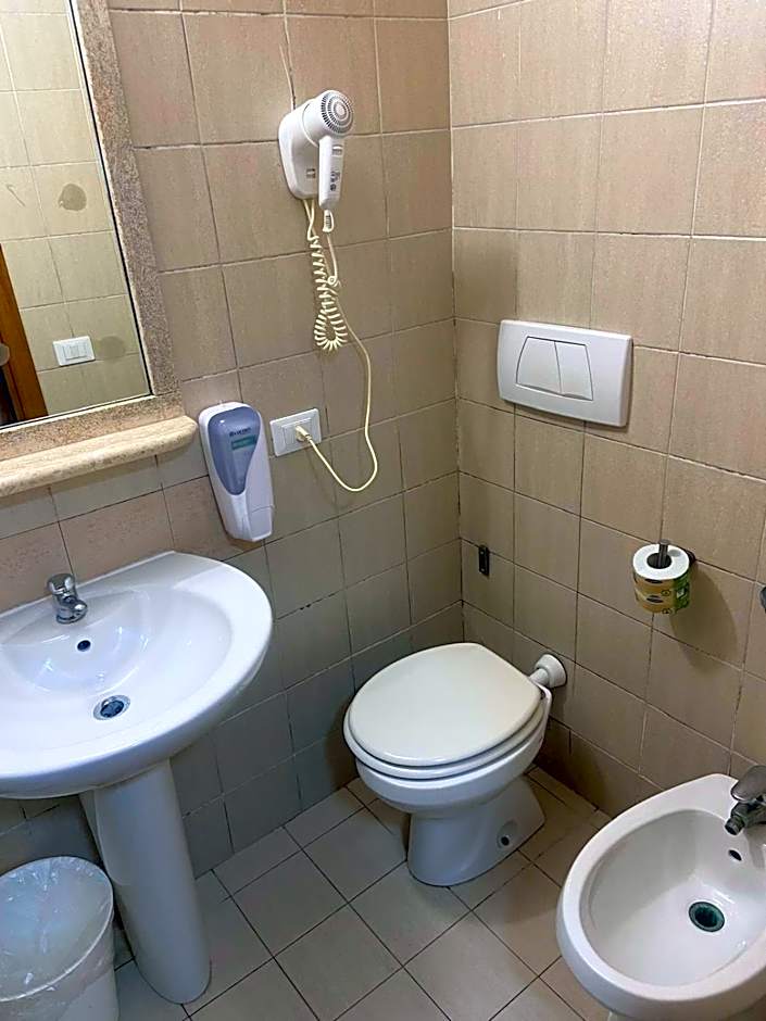 HOTEL CENTER 2