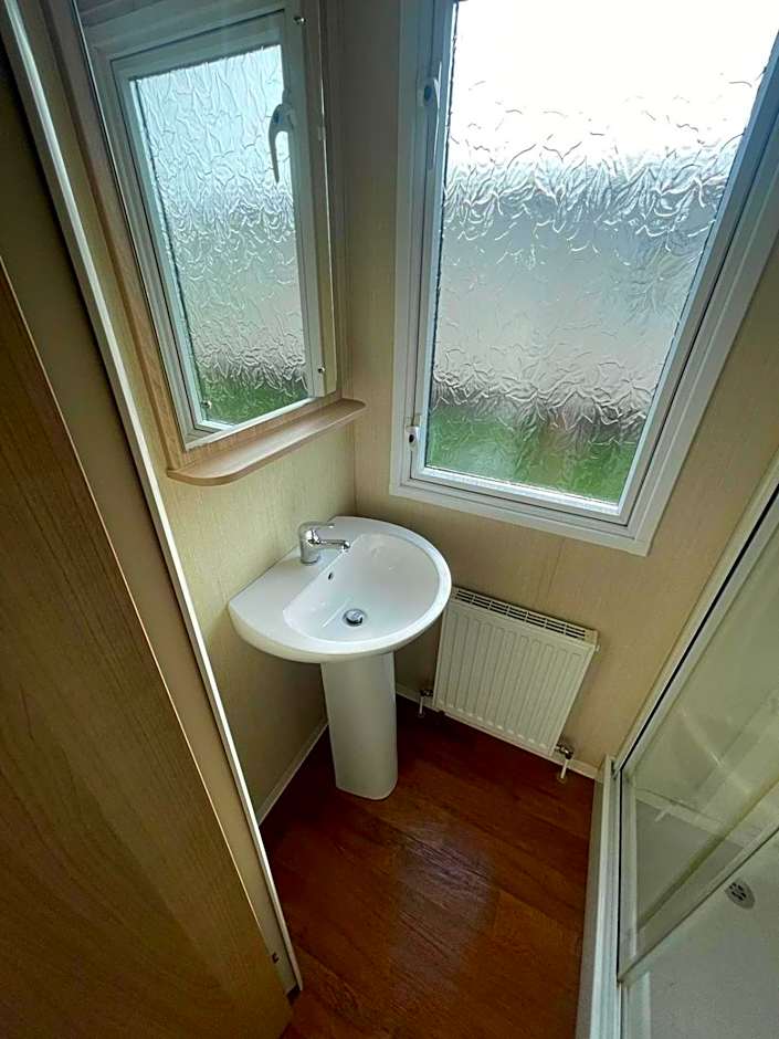 Lyons robin hood caravan 43SW