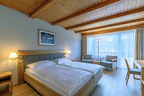 Double Room with Eiger Mountain View