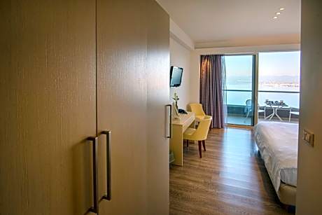 Deluxe Double Room with Panoramic Sea View