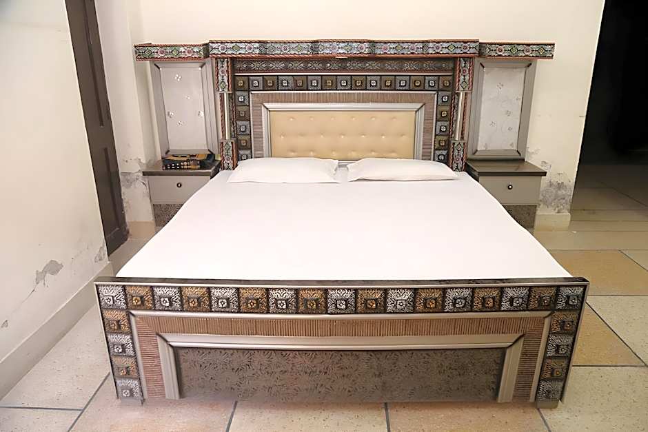 Hotel Sareena Residence