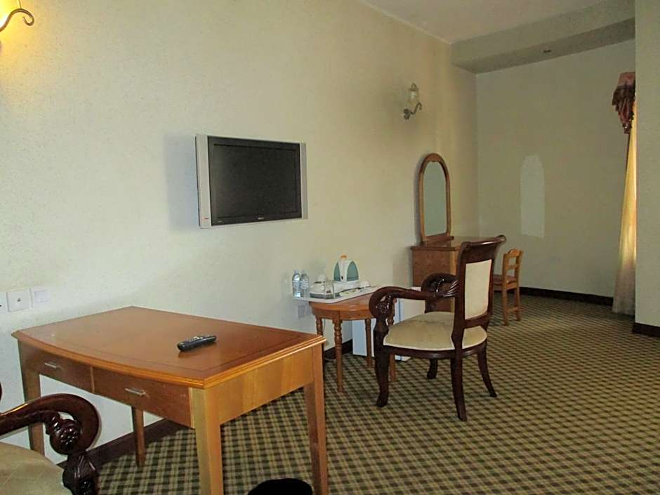 Imperial Royale Hotel