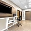 Best Western Plus Parkway Inn