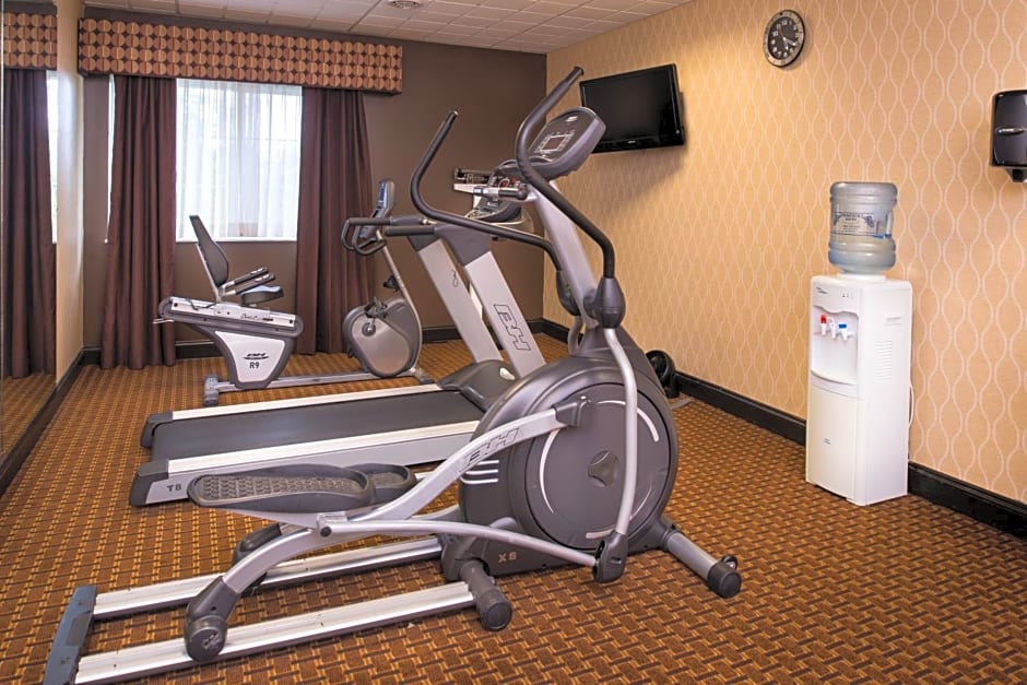 Holiday Inn Express Hotel & Suites Bucyrus