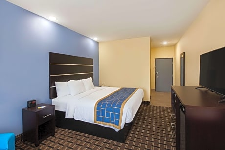 1 King Bed Accessible Kitchenette Non-Smoking