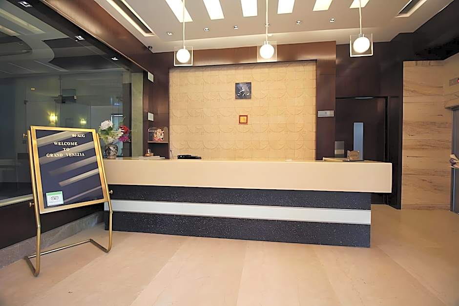 Venizia Sarovar Portico Delhi