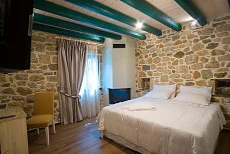 Deluxe Double or Twin Room with Terrace and Spa Bath