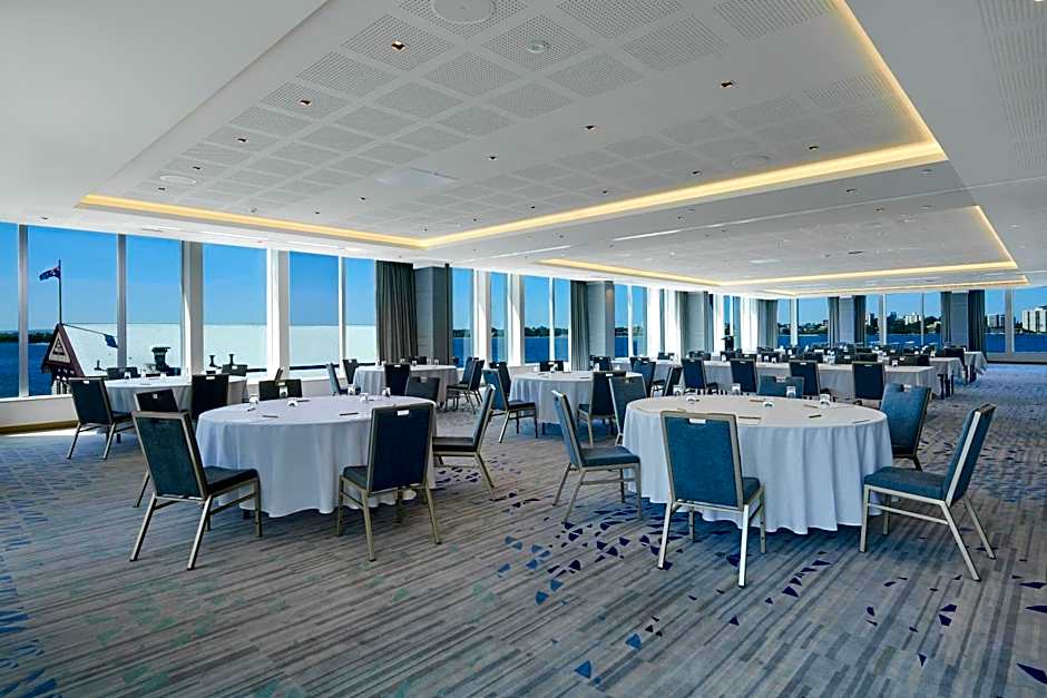 DoubleTree By Hilton Perth Waterfront