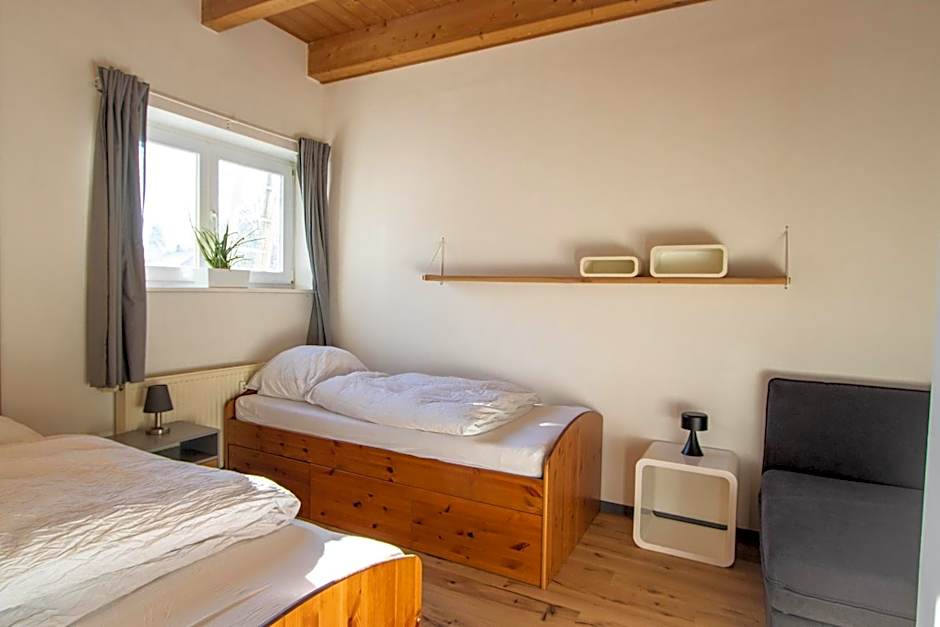 Hostel oder Ferienwohnung 1-16 Personen im BLAUEN HAUS