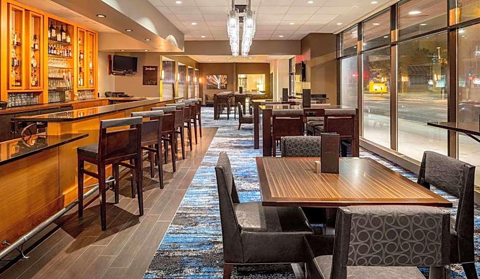 DoubleTree Suites By Hilton Minneapolis