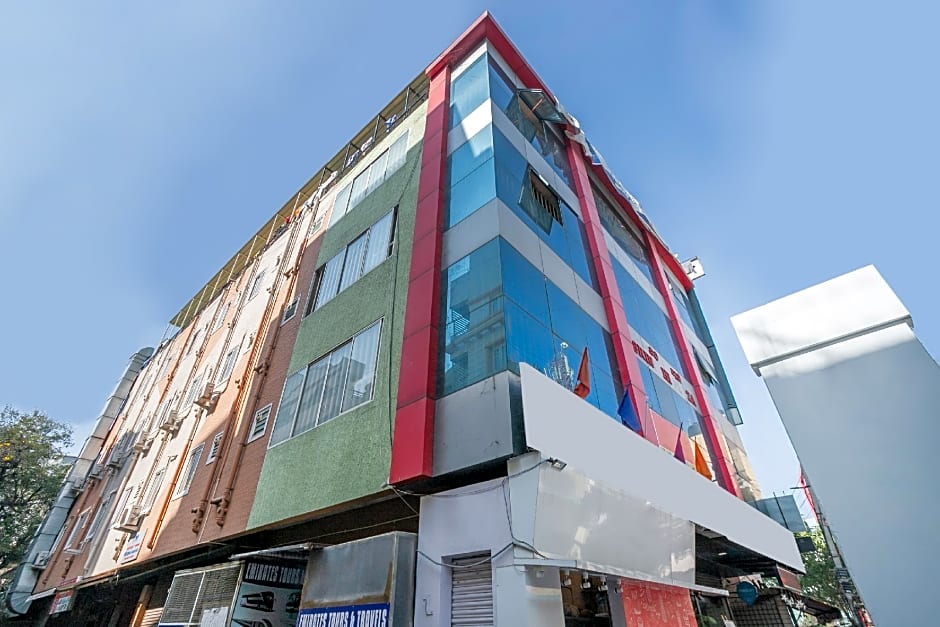 OYO 436 Emirates Suites