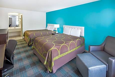 Queen Room with Two Queen Beds - Non-Smoking