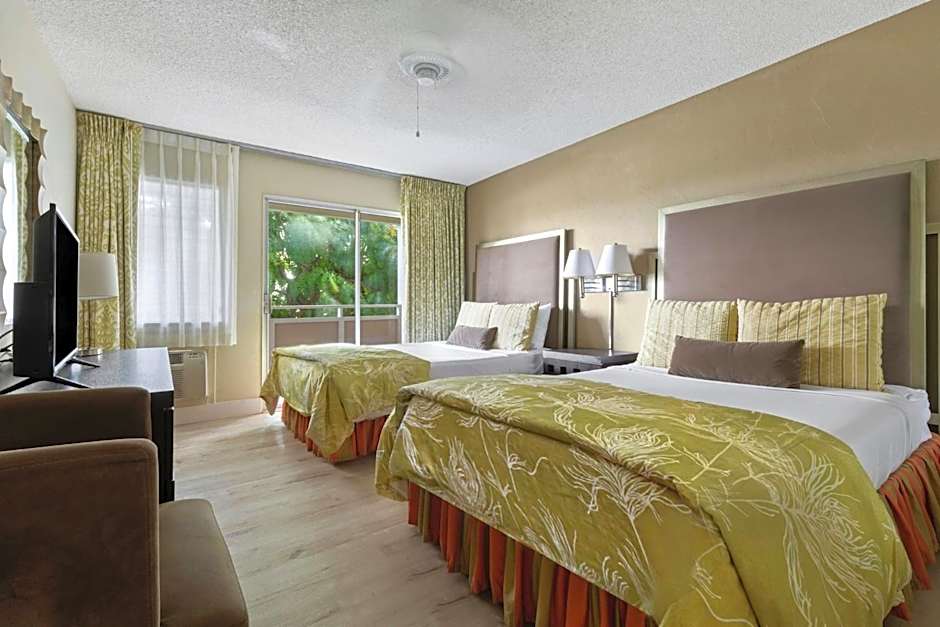 Plantation Hale Suites